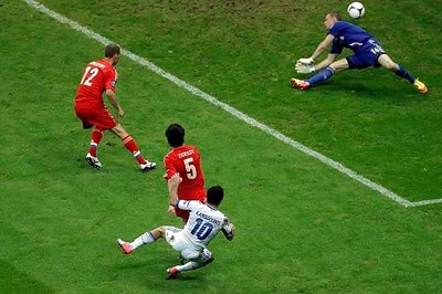 Karagounis strike takes Greece into quarters