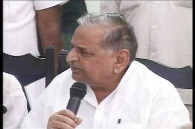 Mulayam plays down patients' deaths, asks journalists if they lost their dear ones