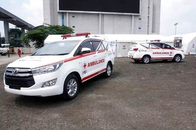 Toyota Donates Modified Innova Crysta Ambulances to Red Cross, Health Ministry in Indonesia for COVID-19 Aid