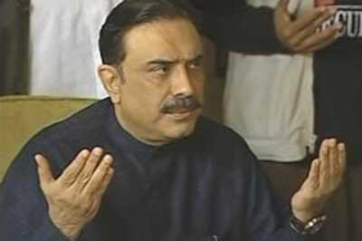 President Zardari reinstates CJ Chaudhary