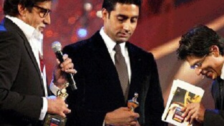 Pics: Many stars, one stage at Screen Awards