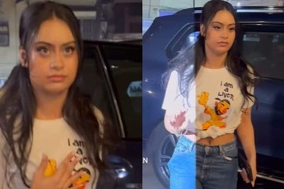 Nysa Devgan Looks Chic in Crop Top And Flared Denims, Fans Say ‘Beautiful Just Like Her Mother’; Watch