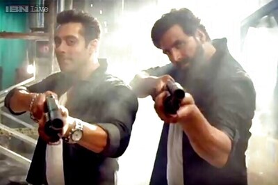 Watch: Akshay Kumar and Salman Khan dance to the title track of 'Fugly'