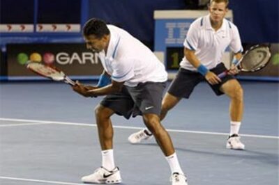 Australian Open: Bhupathi-Knowles lose men's doubles final
