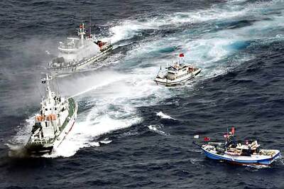 Japan fires water cannon to turn away Taiwan boats