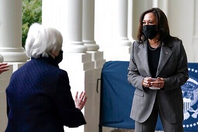 Janet Yellen Sworn In As First Woman Treasury Secretary