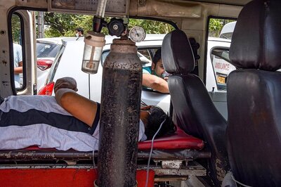 'Country Run by God': HC Asks Centre to Ensure Smooth Supply of Oxygen to Delhi as Covid Rages