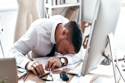 Workplace Pressure, Money-related Woes Increase Risk of Heart Attack: Study