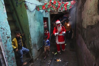 India's Largest Slum Dharavi Reports No New Covid-19 Case for First Time Since April
