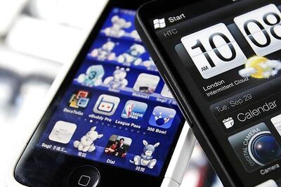 US judge orders Apple to tell Samsung details of HTC deal