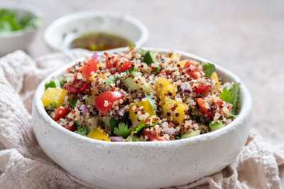 A Holistic Approach to Healthy Eating: Nourishing Your Body Inside Out