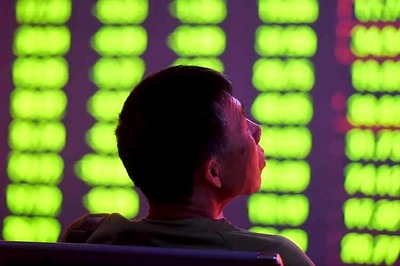 China stocks fall again as Beijing stays on sidelines