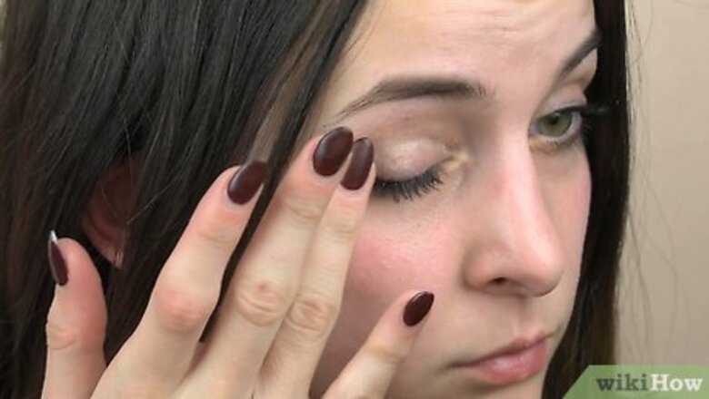 How to Apply Loose Glitter Eyeshadow