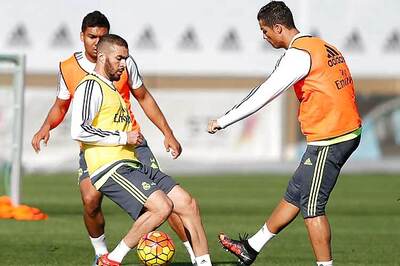 Real Madrid and Barcelona vie for the lead ahead the 'clasico'
