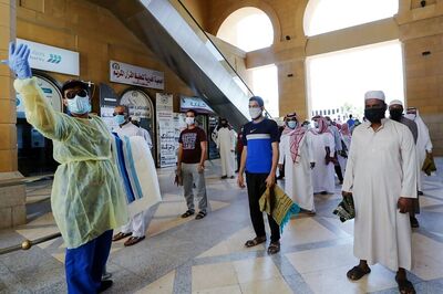 'Cuts, Cuts, Cuts Everywhere': People Irked After Saudi Triples VAT Due to Virus, Oil Price Slump