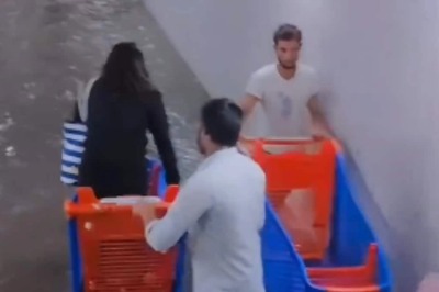 Move Over Boats, Dubai Residents Use Shopping Carts To Cross Flooded Subway