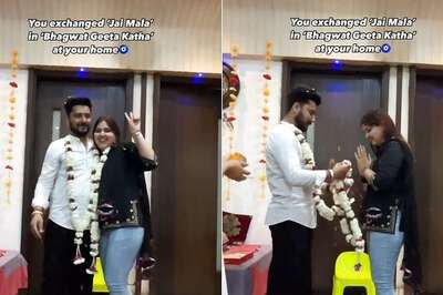 Indian Couple Exchanges Garlands Second Time During Bhagavad Geeta Katha At Home