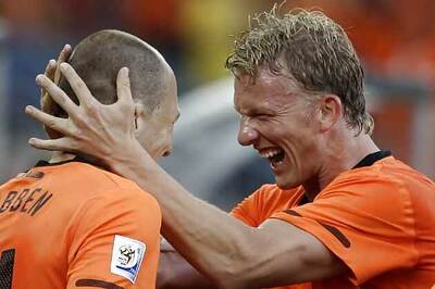 Netherlands cruise into quarter-finals