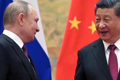 China Moves Closer to Russia, But Signals of Not Backing Putin on Invading Ukraine