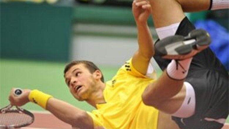 Nadal prevails over gutsy junior champ at Rotterdam