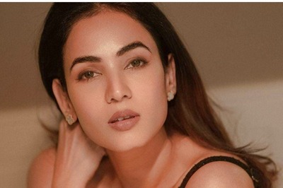 Sonal Chauhan to Replace Jacqueline Fernandez in Akkineni Nagarjuna's The Ghost, Claim Sources