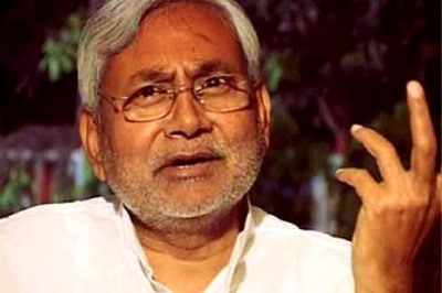 Nitish Kumar mocks Gadkari over challenge for televised debate on Bihar package