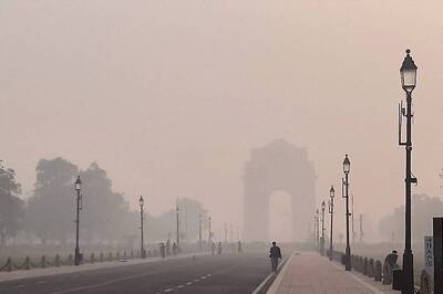 Light Rain Expected in Delhi-NCR Today, Dust Storm Takes Air Quality to 'Very Poor' Category