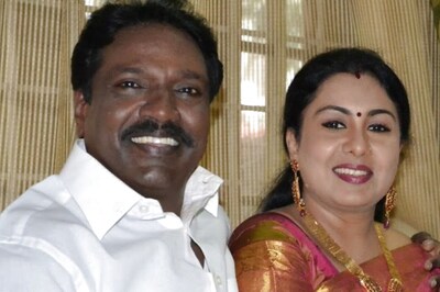 Singer Puspavanam Kuppusamy’s Mobile Stolen at Pallavaram Friday market