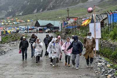 Amarnath Yatra Suspended After Landslide Forces Traffic on Jammu-Srinagar Highway to Halt