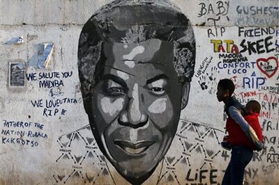Giant tapestry unveiled to marked Mandela's death anniversary