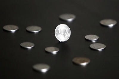 Rupee Slips 16 Paise to 69.10 in Early Trade As Crude Oil Prices Rise