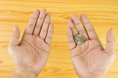 How to Perform Magic: 8 Tricks for Beginners