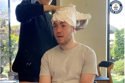 Australian Man Uses Shaving Foam And Table Tennis Balls For Bizarre World Record