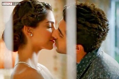 Bewakoofiyaan Tweet Review: First day, first show