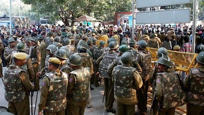 Mumbai: 2 lakh workers to protest against rising inflation