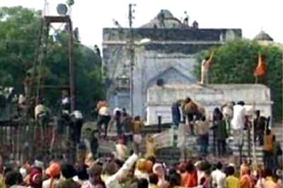 Babri Masjid demoliton case: Hearing against LK Advani, 19 others in October