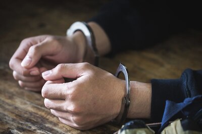 Man Posing as Transgender Arrested for Snatching Money from E-rickshaw Driver