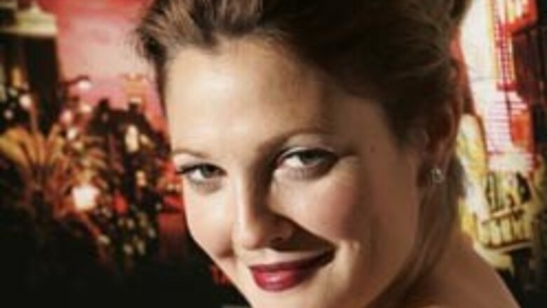 Drew Barrymore turns 33, celebrates with friends