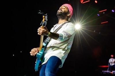 Arijit Singh REFUSES To Sing Kolkata Protest Anthem Aar Kobe at UK Concert: 'Go To...' | Watch Video