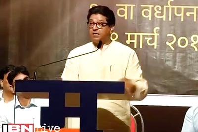MNS threatens to set on fire autorickshaws owned by non-Marathis