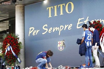 Barcelona players gather in memory of Tito Vilanova