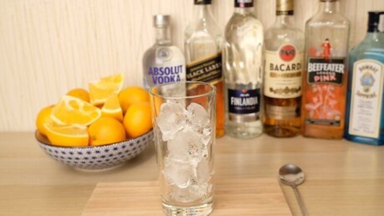 How to Make a Sloe Screw Cocktail