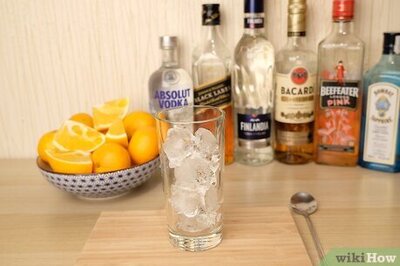 How to Make a Sloe Screw Cocktail