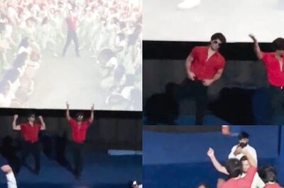 Jawan: Shah Rukh Khan's Lookalike Ibrahim Dances To Zinda Banda Inside A Theatre, Video Goes Viral
