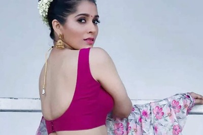 It's Festive Season And Actress Rashmi Gautam Brings Out the Best Florals