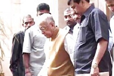 CPM Politburo doesn't want Basu to quit