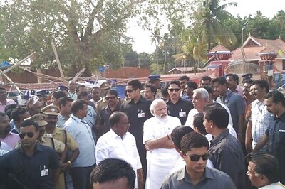 PM visits site of Kerala temple fire which killed over 100, pledges Centre's help