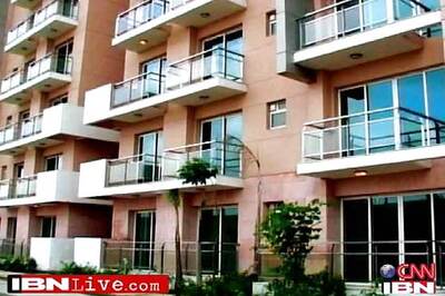 Pakistan couple held for buying flat with fake documents: Police