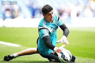 Chelsea goalkeeper Courtois given all-clear after head injury
