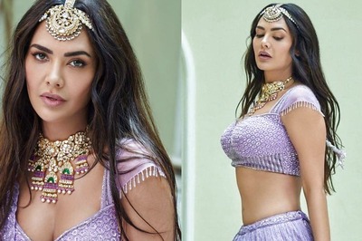 Esha Gupta Exudes Elegance and Grace as She Poses in Designer Bridal Lehenga; Watch Video
